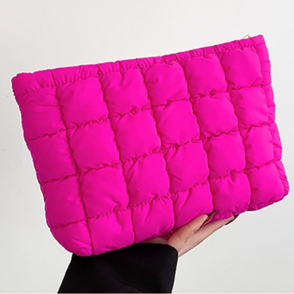 GET THIS FREE W A PURCHASE- small puffer bag